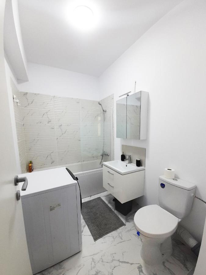 Appartement White Flat à Bucarest Extérieur photo